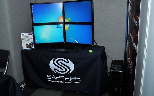 画像ギャラリー No.002のサムネイル画像 / ［COMPUTEX］Sapphire，4画面出力対応の「HD 5770 Eyefinity 4」をデモ