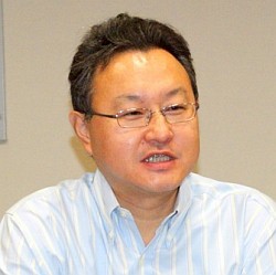 画像ギャラリー No.001のサムネイル画像 / 時計の秒針1秒ぶんのズレも我慢がならない――超高精度なモーションコントローラの誕生秘話と可能性。「PlayStation Move」開発者インタビュー