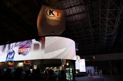 画像ギャラリー No.001のサムネイル画像 / ［TGS 2010］「TROY無双」が試遊可能！　“新作ネオロマンス”の紹介や“真・三国無双”コスプレイベントも行われるコーエーテクモゲームスブース