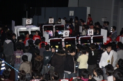画像ギャラリー No.014のサムネイル画像 / アムロと刹那が生で共演! 「機動戦士ガンダム ガンダムVS.ガンダムNEXT Premium Dogfight‘09」のレポートを掲載