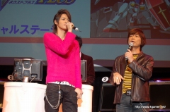 画像ギャラリー No.018のサムネイル画像 / アムロと刹那が生で共演! 「機動戦士ガンダム ガンダムVS.ガンダムNEXT Premium Dogfight‘09」のレポートを掲載