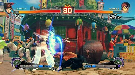 画像ギャラリー No.013のサムネイル画像 / 日本各地で開かれる「スーパーストリートファイターIV」の店頭体験会に急げ。そこで“油まみれの親父”と“キツめなテコンドー美女”の技を体験するんだ