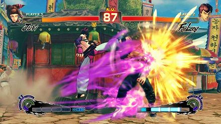 画像ギャラリー No.018のサムネイル画像 / 日本各地で開かれる「スーパーストリートファイターIV」の店頭体験会に急げ。そこで“油まみれの親父”と“キツめなテコンドー美女”の技を体験するんだ