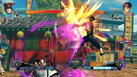 画像ギャラリー No.019のサムネイル画像 / 日本各地で開かれる「スーパーストリートファイターIV」の店頭体験会に急げ。そこで“油まみれの親父”と“キツめなテコンドー美女”の技を体験するんだ