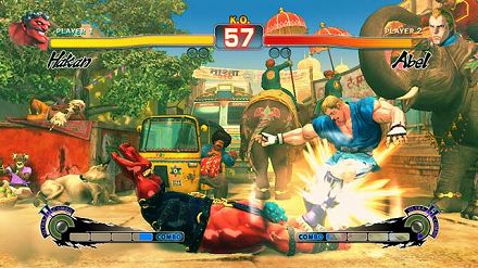 画像ギャラリー No.022のサムネイル画像 / 日本各地で開かれる「スーパーストリートファイターIV」の店頭体験会に急げ。そこで“油まみれの親父”と“キツめなテコンドー美女”の技を体験するんだ