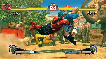 画像ギャラリー No.026のサムネイル画像 / 日本各地で開かれる「スーパーストリートファイターIV」の店頭体験会に急げ。そこで“油まみれの親父”と“キツめなテコンドー美女”の技を体験するんだ