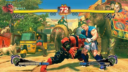 画像ギャラリー No.030のサムネイル画像 / 日本各地で開かれる「スーパーストリートファイターIV」の店頭体験会に急げ。そこで“油まみれの親父”と“キツめなテコンドー美女”の技を体験するんだ