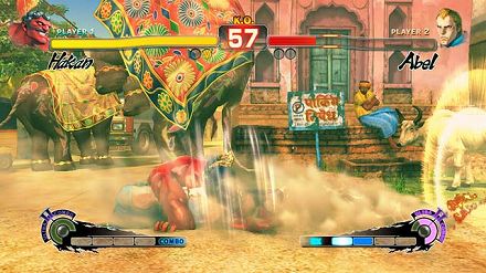 画像ギャラリー No.036のサムネイル画像 / 日本各地で開かれる「スーパーストリートファイターIV」の店頭体験会に急げ。そこで“油まみれの親父”と“キツめなテコンドー美女”の技を体験するんだ