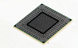 画像ギャラリー No.008のサムネイル画像 / NVIDIA,「Fermi」の実機を公開。FermiアーキテクチャベースのDX11 GPUをトップ・トゥ・ボトムで展開へ