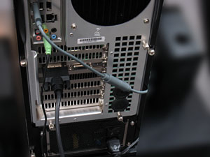 画像ギャラリー No.005のサムネイル画像 / CeBIT 2010会場で“厳戒態勢”。「GeForce GTX 480」に関するベンダー各社の反応から,状況を整理してみた