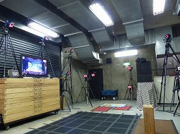 画像ギャラリー No.016のサムネイル画像 / 「天誅」舞台版の公演が開始。迫力のアクションや最新の映像技術による見応えある忍者活劇をレポート