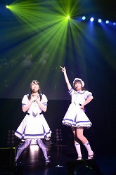 画像ギャラリー No.016のサムネイル画像 / ミルキィホームズが原作の舞台「横浜」に。アニメと同じコスチュームに着飾ったメンバーによるライブをレポート 