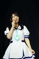 画像ギャラリー No.018のサムネイル画像 / ミルキィホームズが原作の舞台「横浜」に。アニメと同じコスチュームに着飾ったメンバーによるライブをレポート 