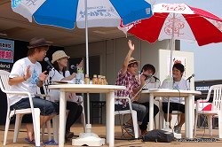 画像ギャラリー No.012のサムネイル画像 / 「ぽかぽかアイルー村」にはゲッターズ飯田さん監修の本格占いも入る!?　「CAPCOM SEASIDE HOUSE presents モンハンラジオ2nd in 腰越」観覧レポート