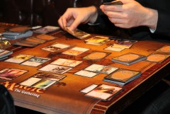 画像ギャラリー No.014のサムネイル画像 / 今回のテーマは金属の次元。TCG「Magic: The Gathering」,明日発売を迎える最新拡張セット「ミラディンの傷跡」の魅力に触れてきた
