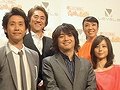 大泉 洋さん，堀北真希さんらおなじみのキャストに加え，松任谷由実さんも生出演。“「レイトン教授と奇跡の仮面」完成記念WEB特番 〜奇跡の部屋〜”収録現場をレポート