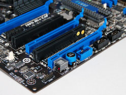 画像ギャラリー No.024のサムネイル画像 / MSI「Big Bang-Trinergy」発売直前検証（前）〜トピック満載のゲーマー向けマザーボード