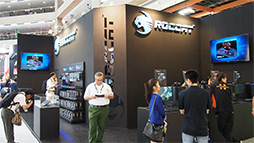 画像ギャラリー No.002のサムネイル画像 / ［COMPUTEX］ROCCAT，「選んだキーだけを点灯させられるキーボード」を披露。「スマホをゲーマー向けサブ画面にするアプリ」も