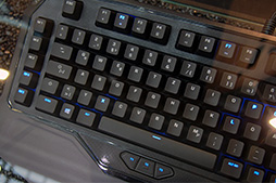 画像ギャラリー No.005のサムネイル画像 / ［COMPUTEX］ROCCAT，「選んだキーだけを点灯させられるキーボード」を披露。「スマホをゲーマー向けサブ画面にするアプリ」も