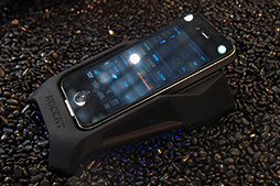 画像ギャラリー No.022のサムネイル画像 / ［COMPUTEX］ROCCAT，「選んだキーだけを点灯させられるキーボード」を披露。「スマホをゲーマー向けサブ画面にするアプリ」も