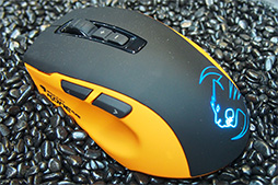 画像ギャラリー No.026のサムネイル画像 / ［COMPUTEX］ROCCAT，「選んだキーだけを点灯させられるキーボード」を披露。「スマホをゲーマー向けサブ画面にするアプリ」も