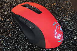画像ギャラリー No.028のサムネイル画像 / ［COMPUTEX］ROCCAT，「選んだキーだけを点灯させられるキーボード」を披露。「スマホをゲーマー向けサブ画面にするアプリ」も