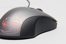 画像ギャラリー No.015のサムネイル画像 / ROCCAT「Kone Pure Optical」レビュー。光学センサー搭載の小型モデルは,小さいマウスを探している人の選択肢となるか