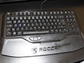 ［CES 2014］ROCCATの新作キーボードは「魔法のクールダウンタイム」をLEDバックライトで確認できる