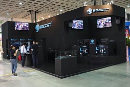 画像ギャラリー No.001のサムネイル画像 / ［COMPUTEX］ROCCATの新世代フラグシップマウス「Tyon」はアナログコントローラ付き