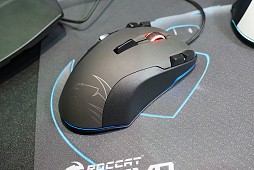 画像ギャラリー No.013のサムネイル画像 / ［COMPUTEX］ROCCATの新世代フラグシップマウス「Tyon」はアナログコントローラ付き