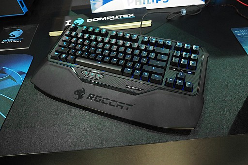 画像ギャラリー No.020のサムネイル画像 / ［COMPUTEX］ROCCATの新世代フラグシップマウス「Tyon」はアナログコントローラ付き