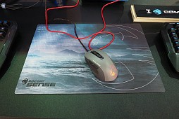 画像ギャラリー No.023のサムネイル画像 / ［COMPUTEX］ROCCATの新世代フラグシップマウス「Tyon」はアナログコントローラ付き