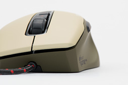 画像ギャラリー No.018のサムネイル画像 / 光学センサー搭載のROCCAT製マウス「Kone Pure Military」レビュー。カラバリの皮を被った最新世代モデルを徹底チェックする