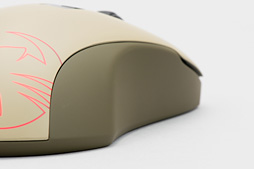 画像ギャラリー No.019のサムネイル画像 / 光学センサー搭載のROCCAT製マウス「Kone Pure Military」レビュー。カラバリの皮を被った最新世代モデルを徹底チェックする