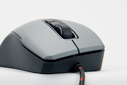 画像ギャラリー No.022のサムネイル画像 / 光学センサー搭載のROCCAT製マウス「Kone Pure Military」レビュー。カラバリの皮を被った最新世代モデルを徹底チェックする