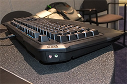 画像ギャラリー No.005のサムネイル画像 / ［CES 2016］ROCCAT，フルカラーLED搭載のメカニカルキーボード「Ryos MK FX」と重量210gのオープンエア型ヘッドセット「Renga」を披露