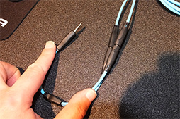 画像ギャラリー No.011のサムネイル画像 / ［CES 2016］ROCCAT，フルカラーLED搭載のメカニカルキーボード「Ryos MK FX」と重量210gのオープンエア型ヘッドセット「Renga」を披露