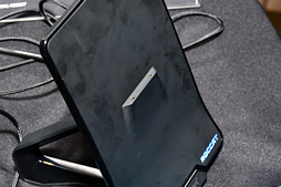 画像ギャラリー No.012のサムネイル画像 / ［COMPUTEX］ROCCATの「ワイヤードの操作感を持つワイヤレス」なゲーマー向けマウス「Leadr」に触ってきた