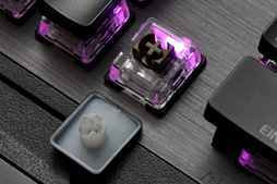 画像ギャラリー No.005のサムネイル画像 / ［COMPUTEX］デザインの方向性も命名ルールも変更したROCCAT，オリジナルキースイッチ「Titan」搭載のキーボード「Vulcan」を披露