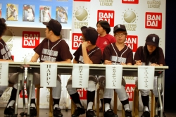 画像ギャラリー No.011のサムネイル画像 / 野球芸人No.1を懸けたリーグが開幕。「プロ野球 オーナーズリーグ」,“よしもと野球芸人No.1決定戦!!”発表記者会見レポート