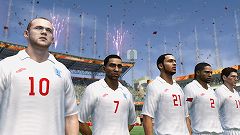 画像ギャラリー No.005のサムネイル画像 / 「2010 FIFA ワールドカップ 南アフリカ大会」の発表会が開催。ベッキー・クルーエルの“可愛いにもほどがある”ゴールパフォーマンスも