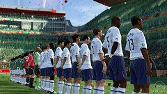 画像ギャラリー No.021のサムネイル画像 / 「2010 FIFA ワールドカップ 南アフリカ大会」の発表会が開催。ベッキー・クルーエルの“可愛いにもほどがある”ゴールパフォーマンスも