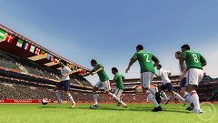 画像ギャラリー No.043のサムネイル画像 / 「2010 FIFA ワールドカップ 南アフリカ大会」の発表会が開催。ベッキー・クルーエルの“可愛いにもほどがある”ゴールパフォーマンスも