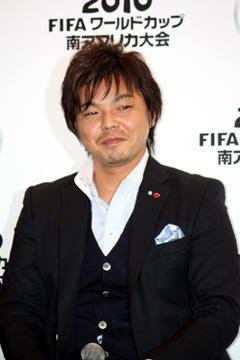 画像ギャラリー No.061のサムネイル画像 / 「2010 FIFA ワールドカップ 南アフリカ大会」の発表会が開催。ベッキー・クルーエルの“可愛いにもほどがある”ゴールパフォーマンスも