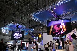 画像ギャラリー No.004のサムネイル画像 / ［TGS 2010］「VANQUISH」「クロヒョウ 龍が如く新章」などビッグタイトルが試遊可能。セガブースの出展情報をお届け