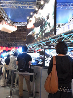 画像ギャラリー No.005のサムネイル画像 / ［TGS 2010］とにかく丁寧に作りこんであるTPS「VANQUISH」のTGSバージョンをプレイ。体験版とは異なる2ステージの演出は，格好良すぎるにもほどがある