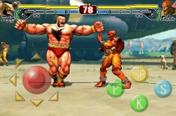 画像ギャラリー No.005のサムネイル画像 / iPhone/iPod touch版「ストリートファイターIV」でもスクリューパイルドライバーを決めろ。キャミィに続く追加キャラクター・ザンギエフの参戦が決定