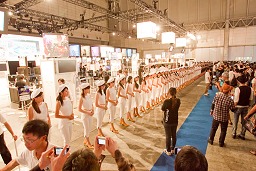 画像ギャラリー No.405のサムネイル画像 / ［TGS 2010］キャバ嬢，国際的映画女優から水着まで。過去最大規模（当社比）でお届けするTGSコンパニオン写真集を掲載
