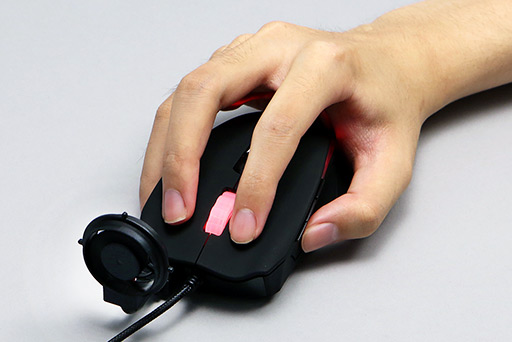 画像ギャラリー No.007のサムネイル画像 / ［COMPUTEX］Tt eSPORTSからまさかの“冷却ファン付きマウス”が登場。展示に先駆けて製品写真を撮影してみた