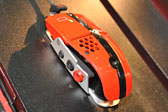 画像ギャラリー No.005のサムネイル画像 / ［COMPUTEX］Thermaltake，初のPS3＆Xbox 360対応ヘッドセットを公開。ゲーマー向けのド派手なヘッドフォンや低価格キーボードなども